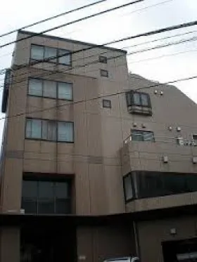 いすゞ製作所ビルの外観