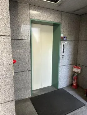 ツクド岡本ビルの外観