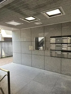 ツクド岡本ビルの外観