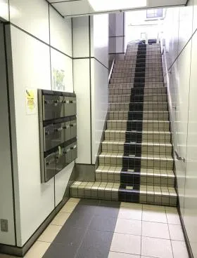 菱和パレス若松町ビルの外観