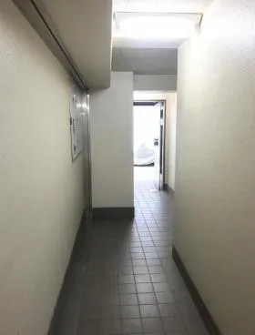 横塚ビルの外観
