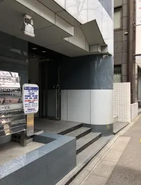 入交ビルの外観