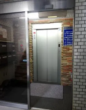 ロリエ市ヶ谷の外観