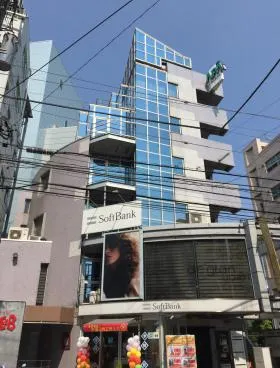 アパ早稲田ビルの外観