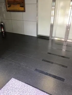 岡家寿ビルの外観