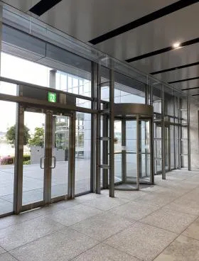台場フロンティアビルの外観