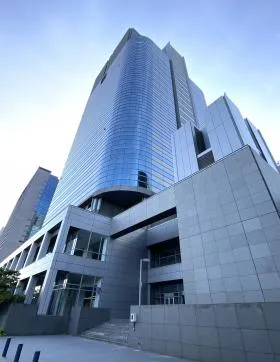 台場フロンティアビルの外観