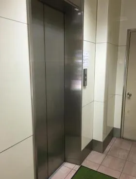 岡崎ビルの外観