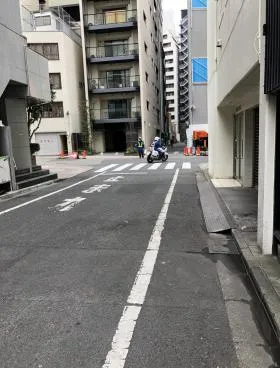新宿鈴木B館ビルの外観