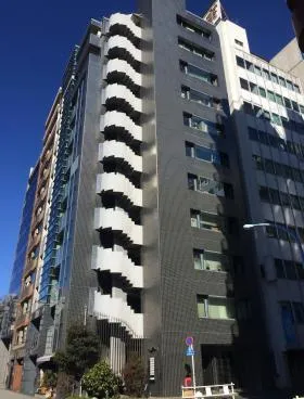 霞ビルの外観