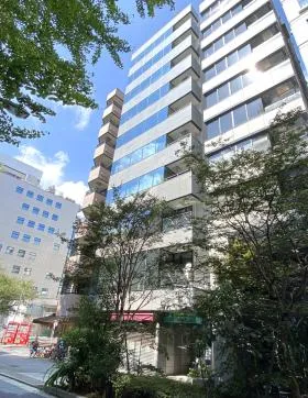 156御苑ビルの外観