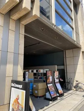 T&Tビルの外観