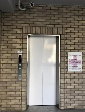 代官山プラザビルの外観