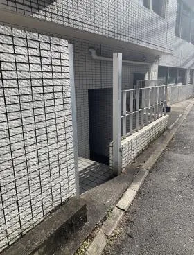 クリーン11ビルの外観