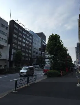 新宿EAST COURTビルの外観