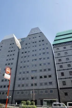 新宿EAST COURTビルの外観