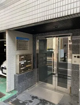 八重洲新宿御苑ビルの外観