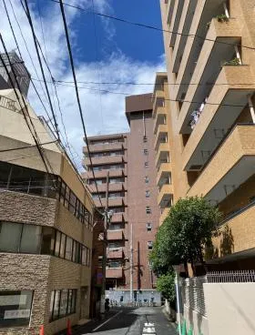 八重洲新宿御苑ビルの外観