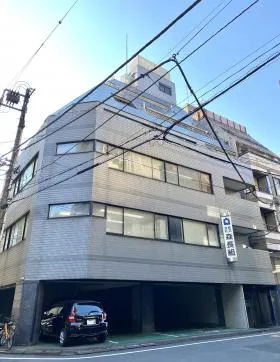 八重洲新宿御苑ビルの外観