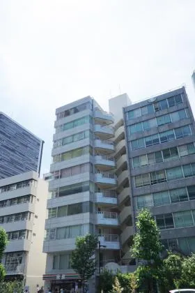 新宿サンエービルの外観