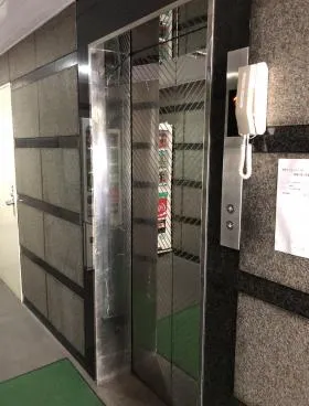 新宿サンエービルの外観
