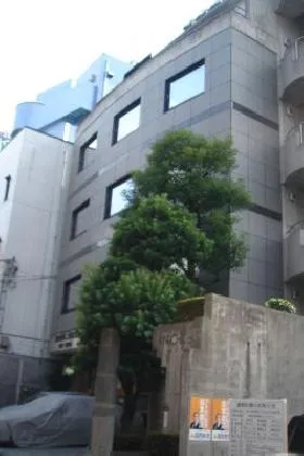 INOビルの外観