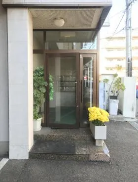 紺清ビルの外観