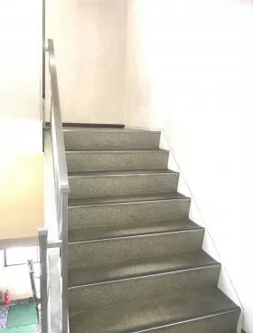 紺清ビルの外観