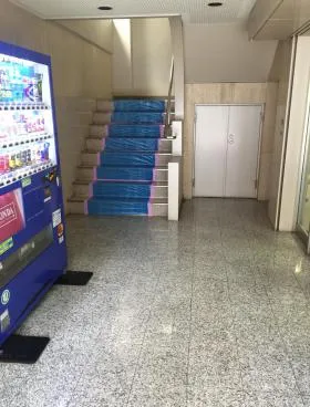 八達ビルの外観