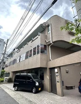 八達ビルの外観
