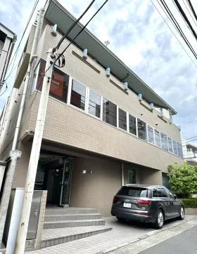 八達ビルの外観