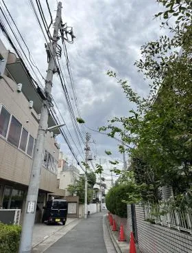 八達ビルの外観