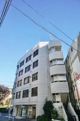 鈴木ビルの外観