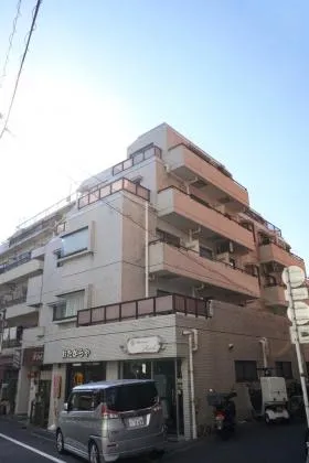 スカイコート西新宿ビルの外観