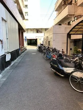 スカイコート西新宿ビルの外観