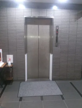 立花新宿ビルの外観