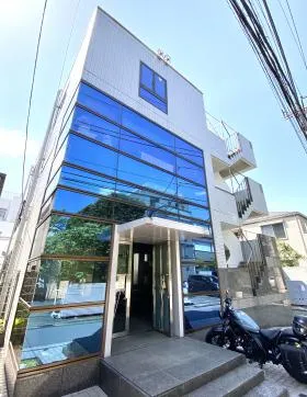 若葉三信ビルの外観
