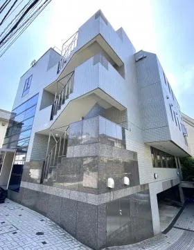 若葉三信ビルの外観
