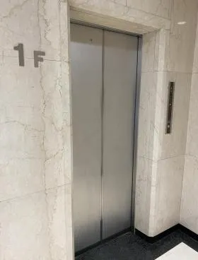 東京浜町近鉄ビルの外観
