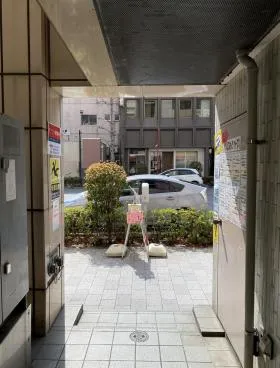 ホリーズ日本橋ビルの外観