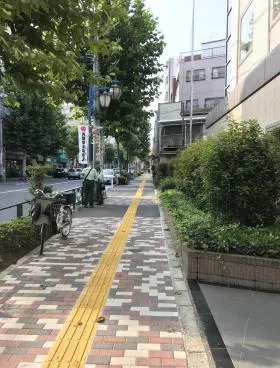 日個連会館ビルの外観