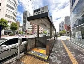 出入口6から地上に出る