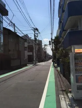 ART-1ビルの外観
