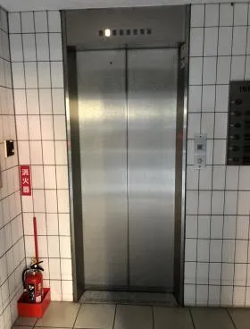 HMビルの外観