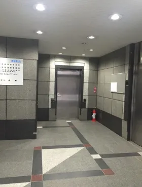 西新橋ビルの外観