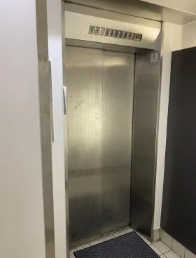 八丁堀フロンティアビルの外観