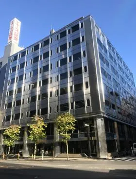 鉄鋼会館ビルの外観