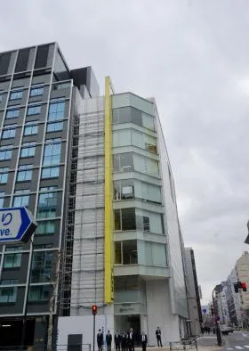 日本橋弥生ビルの外観