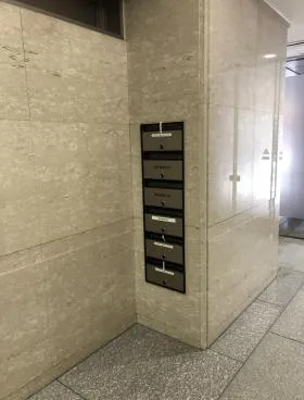 室町殖産ビルの外観