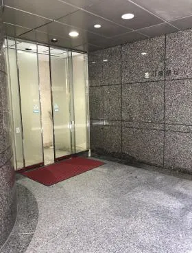 室町殖産ビルの外観